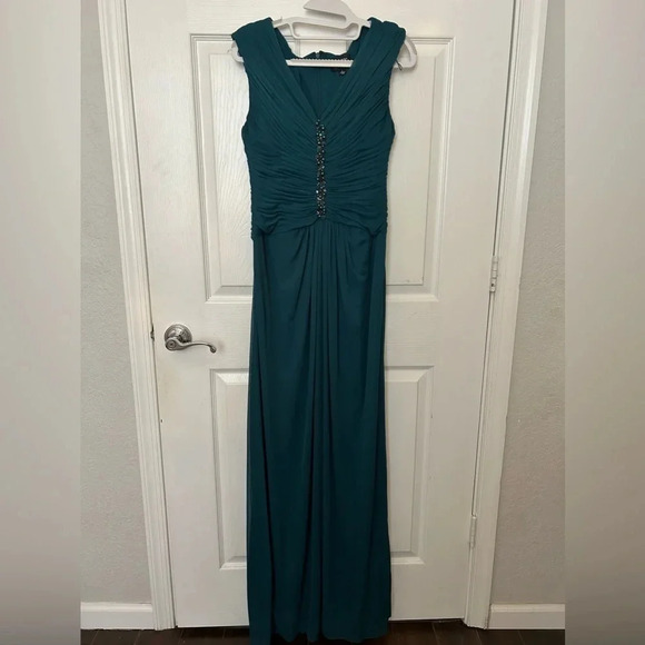 ! Adrianna Papell Embellished Pleated Bodice Mesh Gown Sz 4 Forest - Picture 3 of 7